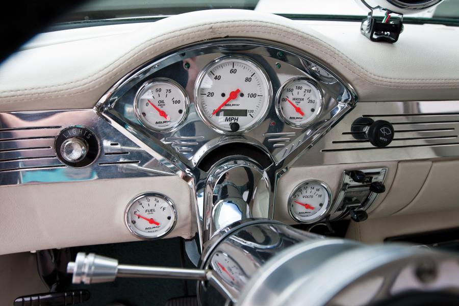  Chevrolet Two-Ten Custom 2-Door Sedan 1956 года  (фото 9 из 21)